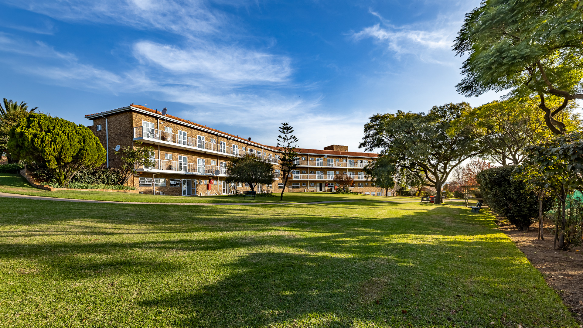 DALF0051-HDR